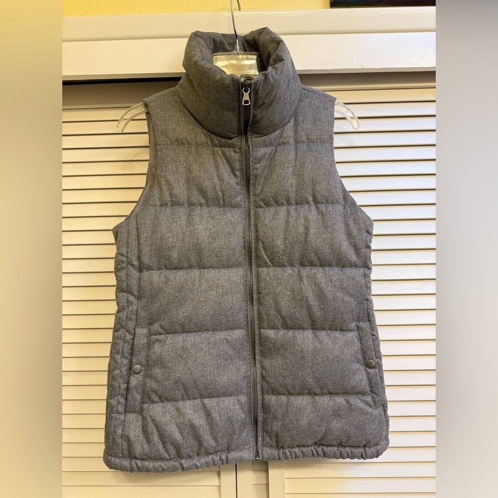 Old Navy Sz XS Women’s Gray Puffer Vest
